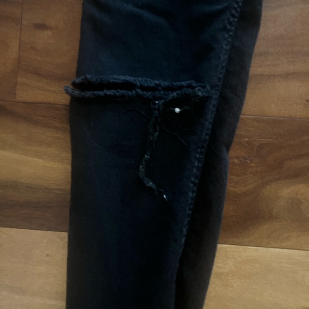 Black High-waisted skinny jeans